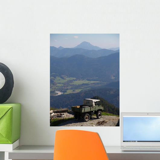 Alter Unimog Auf Dem Brauneck Wall Mural
