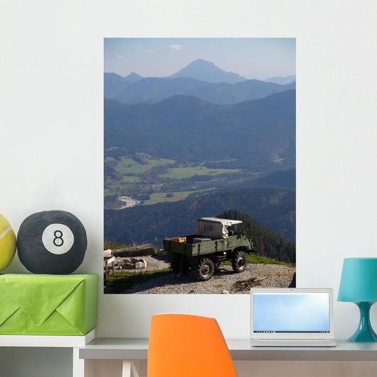 Alter Unimog Auf Dem Brauneck Wall Mural