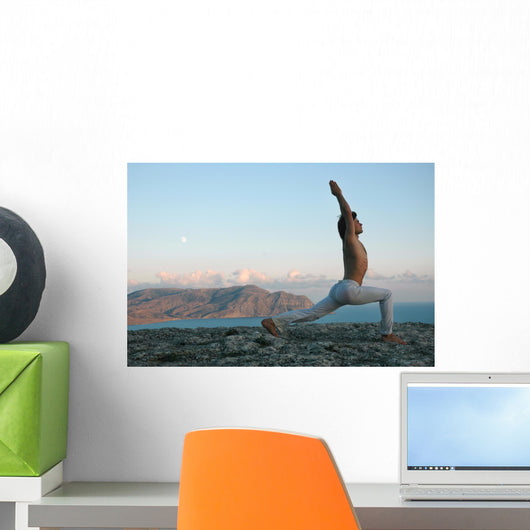 Hatha-yoga: Virabhadrasana Wall Mural