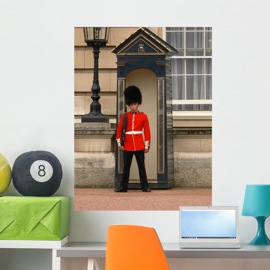 buckingham palace guard Wall Mural