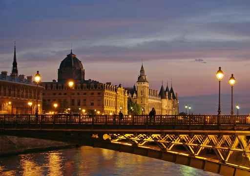 Paris La Conciergerie Au Wall Decal Design 5
