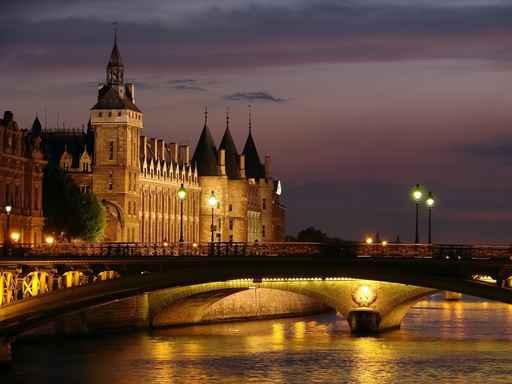 Paris La Conciergerie Au Wall Mural