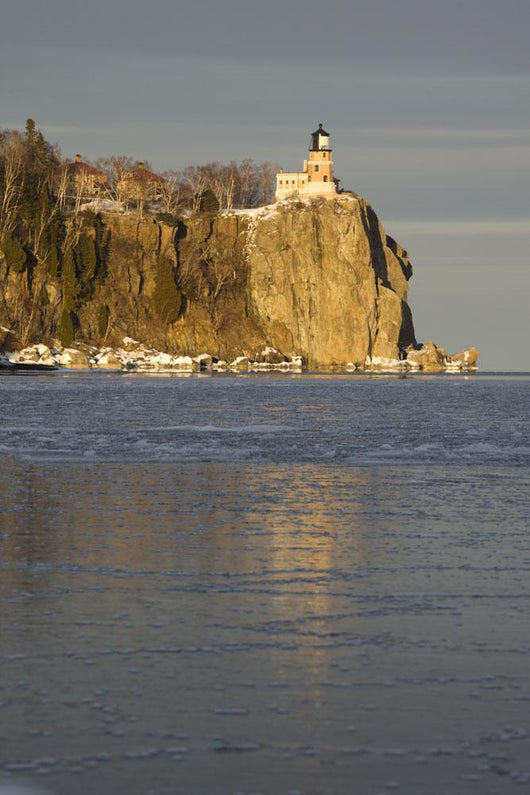Split Rock Lighthouse On Lake Superior In Winter Wall Mural