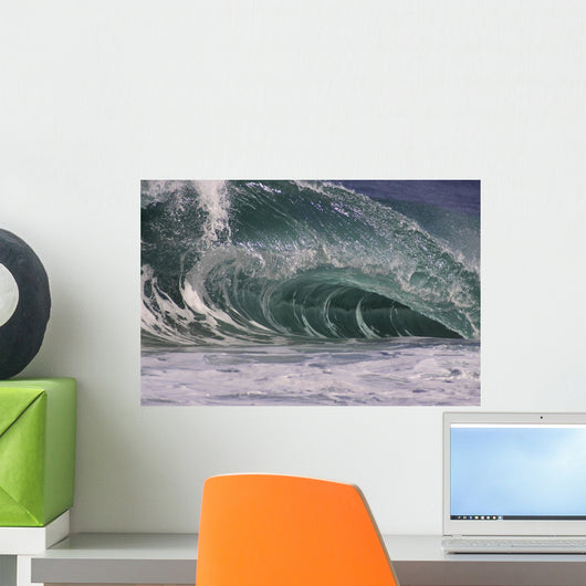 Hawaii, Big powerful wave break Wall Mural