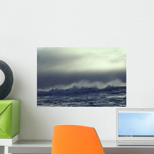 Waves Breaking across Underwater Wall Decal