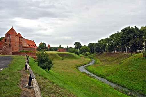 Landschaft Mit Burg Und Wall Decal