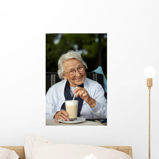 Nice Old Lady Latte