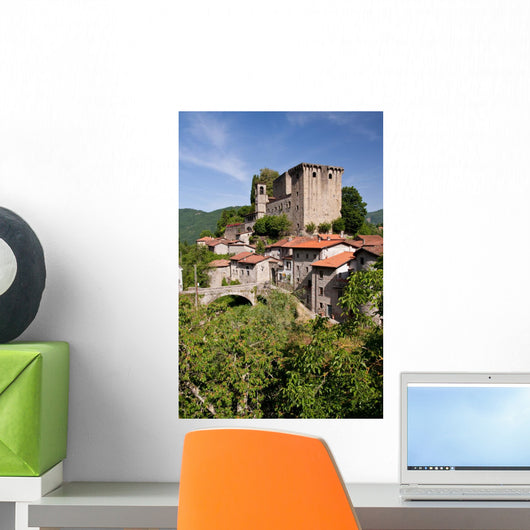 Tuscan Castle