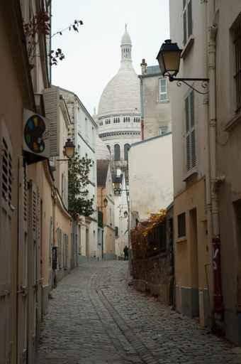 Ruelle Montmartre Paris Wall Decal
