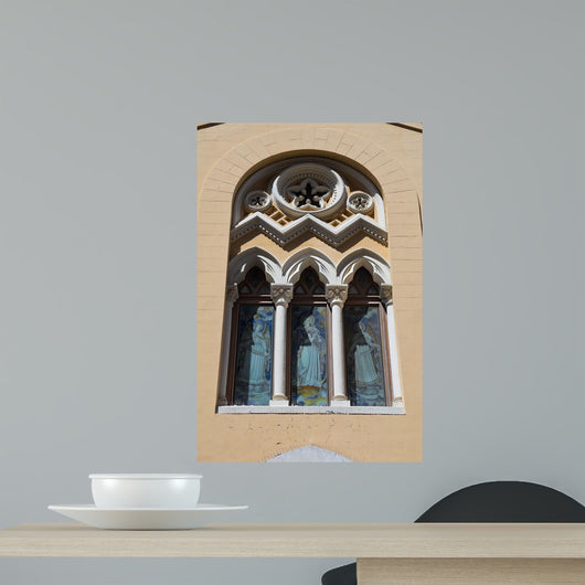 Absidal Window