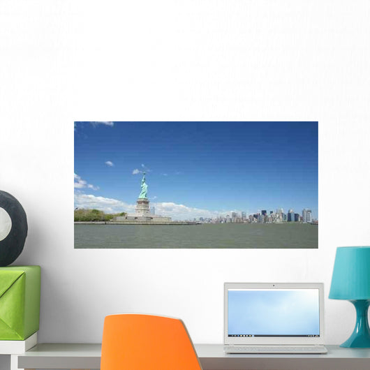 Statue Liberty and Manhattan Wall Decal