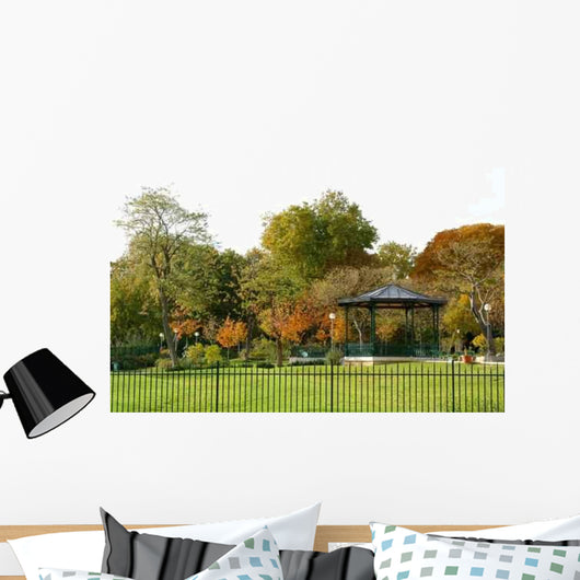 Kiosque Et Jardin Public Wall Decal