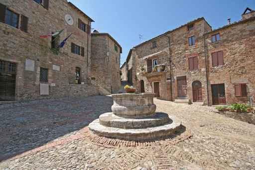 Piazza Il Vecchietta Wall Decal