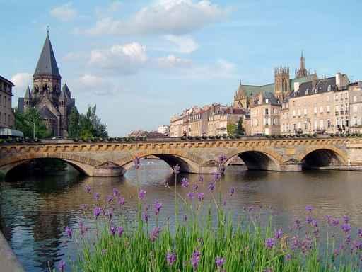 Metz Pont Wall Decal