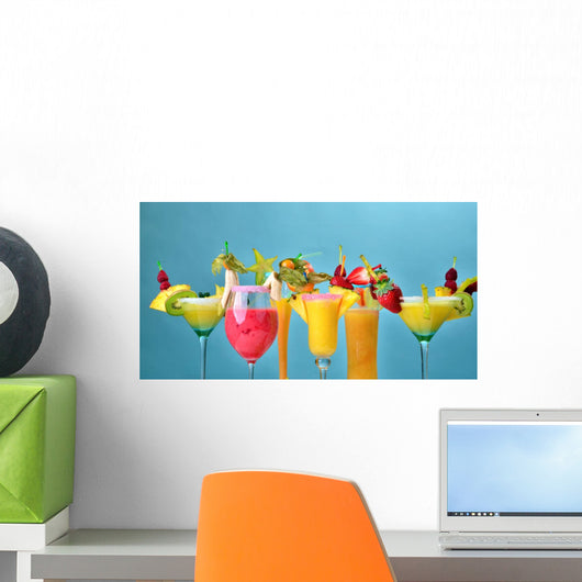 Diverse Cocktails Vor Blauem Wall Decal