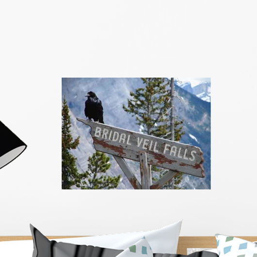 Vogel Auf Schild Wall Decal