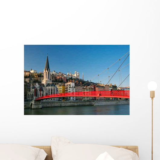 Pont Passager Sur La Wall Decal