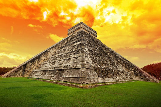Amazing sky over Kukulkan pyramid in Chichen Itza, Mexico Wall Mural