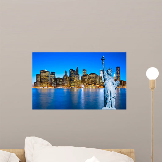 Manhattan Skyline and Statue