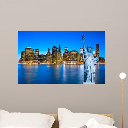 Manhattan Skyline and Statue