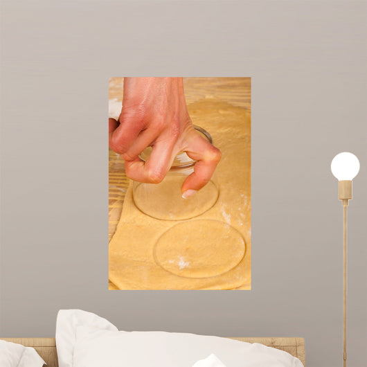 Cutting out Bagels