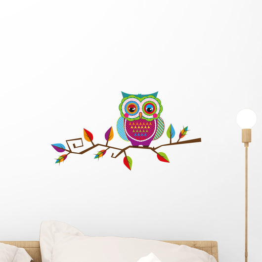 Eule auf herbstlichen Ast Wall Decal