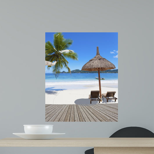 passerelle sur plage des Seychelles
