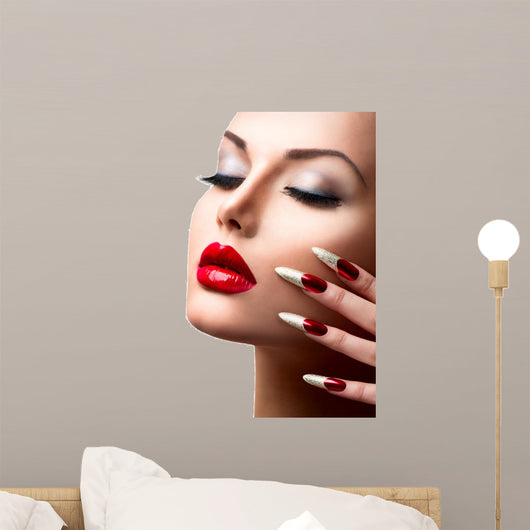 Fashion Beauty Model Girl. Manicure and Make-up