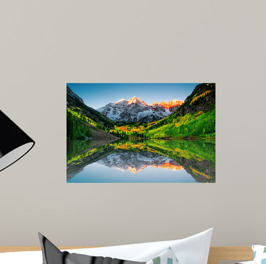 Sunrise at Maroon bells lake Wall Mural