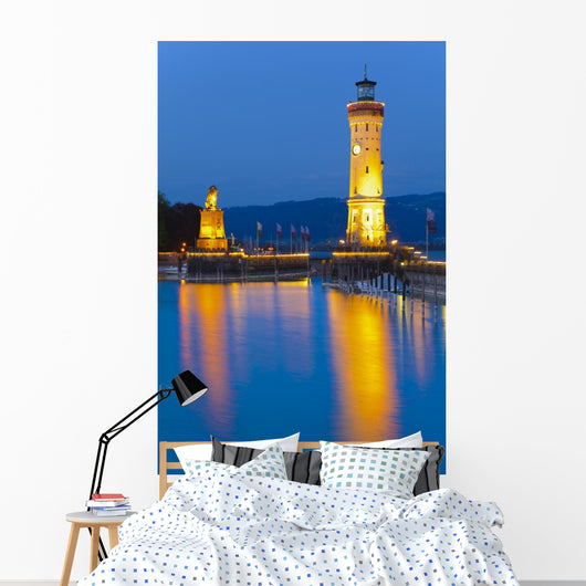 Leuchtturm im Hafen von Lindau am Bodensee Wall Decal