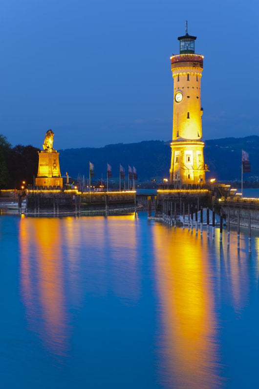 Leuchtturm im Hafen von Lindau am Bodensee Wall Decal