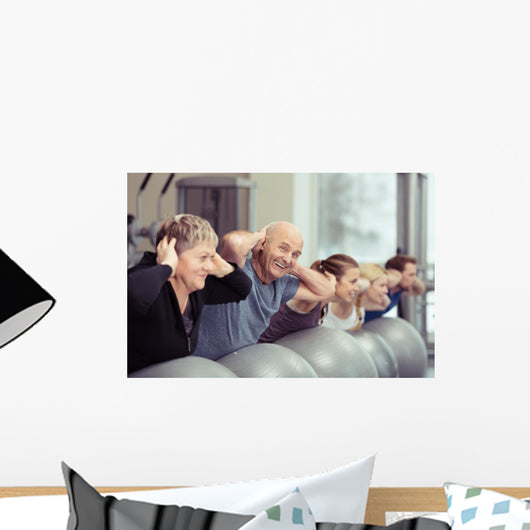 senior macht sport in der gruppe Wall Decal