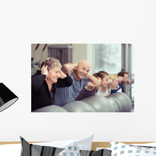 senior macht sport in der gruppe Wall Decal