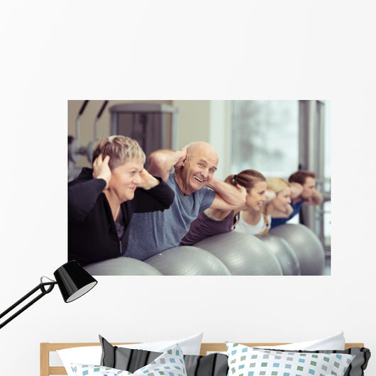 senior macht sport in der gruppe Wall Decal