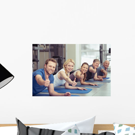 sportgruppe zeigt daumen hoch Wall Decal