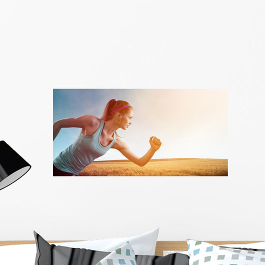 Joggerin läuft in sommer sonnenuntergang Wall Decal