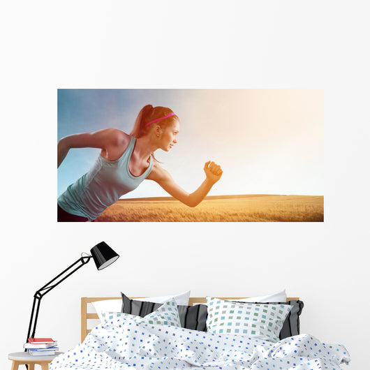 Joggerin läuft in sommer sonnenuntergang Wall Decal
