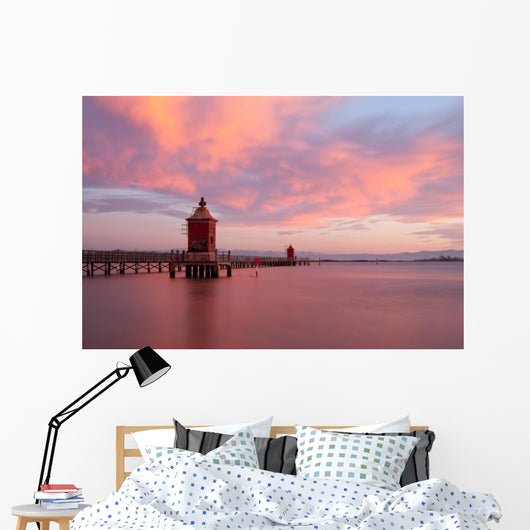 Alba al faro Wall Mural