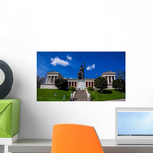 Münchner Chillen An Der Bavaria Auf Der Theresienwiese Wall Decal