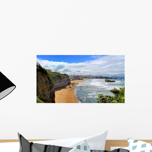La Côte Basque à Biarritz Avec Vagues Et Ciel Bleu Wall Decal