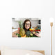 Teenager Umarmt Obst Und Wall Decal