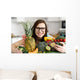 Teenager Umarmt Obst Und Wall Decal