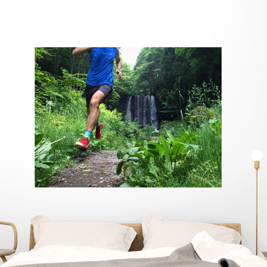 Up Trail Runner with Wall Decal