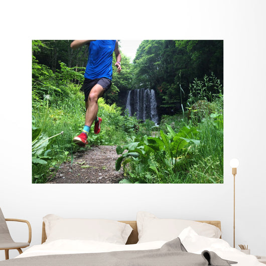 Up Trail Runner with Wall Decal