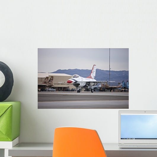 F-16c Thunderbird Taxis to Wall Decal Design 1