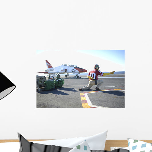 Shooter Signals to Pilot Wall Decal Design 3