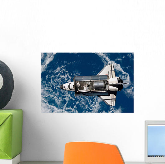 Space Shuttle Discovery Wall Decal Design 1