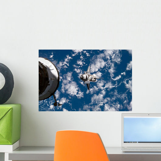 Space Shuttle Discovery Backdropped Wall Decal Design 2