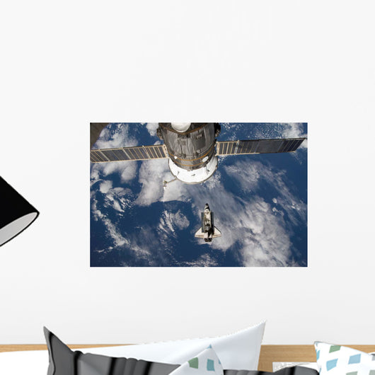 Space Shuttle Endeavour Russian Wall Decal Design 1