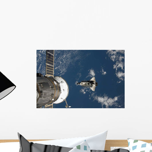 Space Shuttle Endeavour Russian Wall Decal Design 2